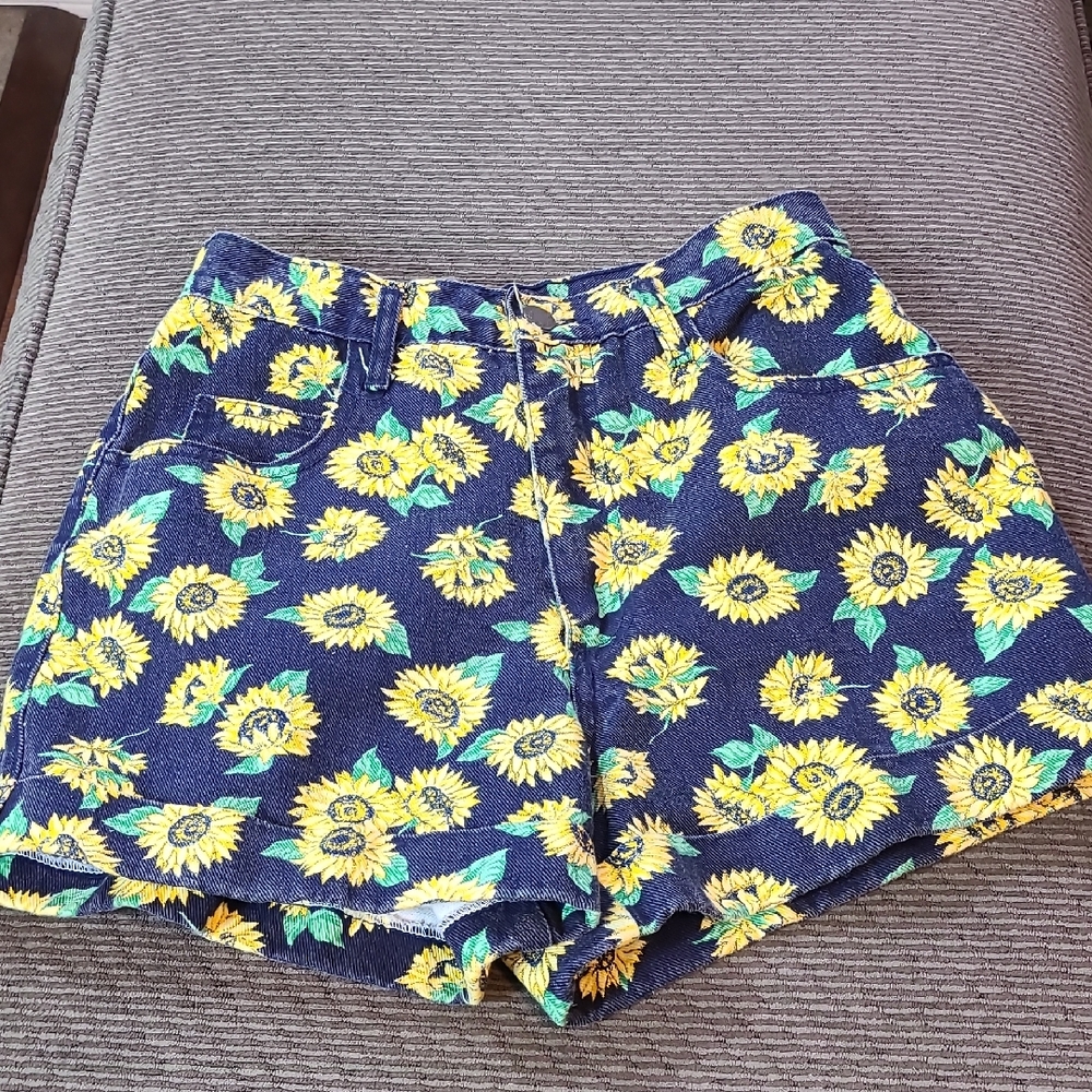 Ivy Club Classics Sunflower Shorts